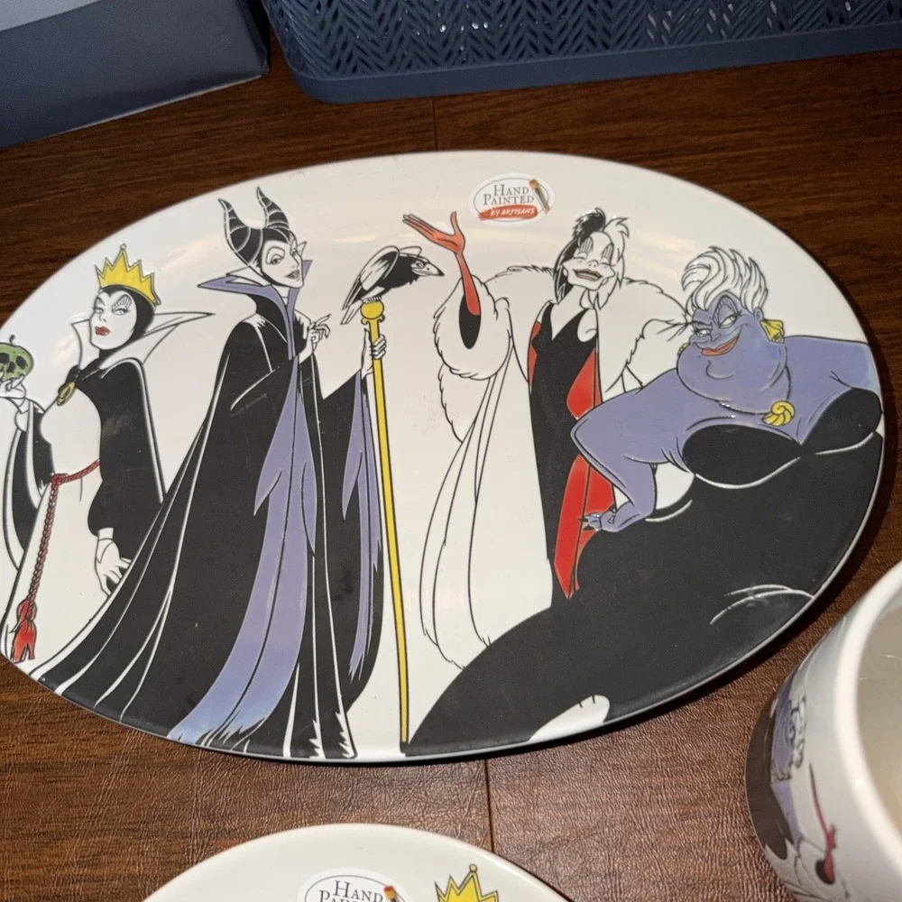 Disney Villains  Dinner Plate, Serving Platter, Mug.  New WOT‎ ZRIKE